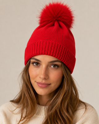 Klara slouchy hat bobble - red