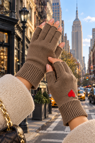 AMI Glove Heart-Taupe