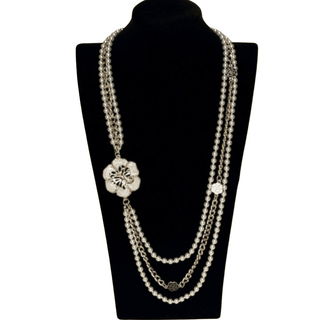 Black Flower-Pearl Necklace