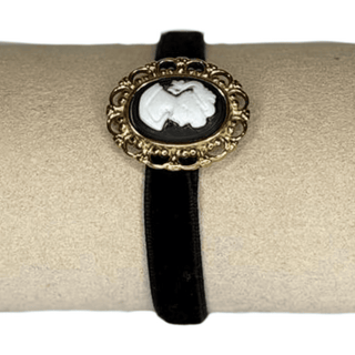 Cameo-Bracelet-Velvet Black