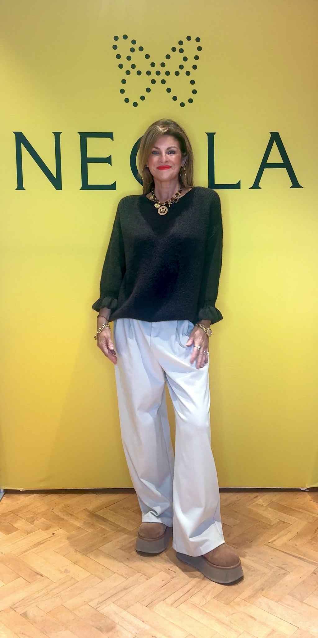 Daisy Ruffle Cuff Knit -Chocolate Brown