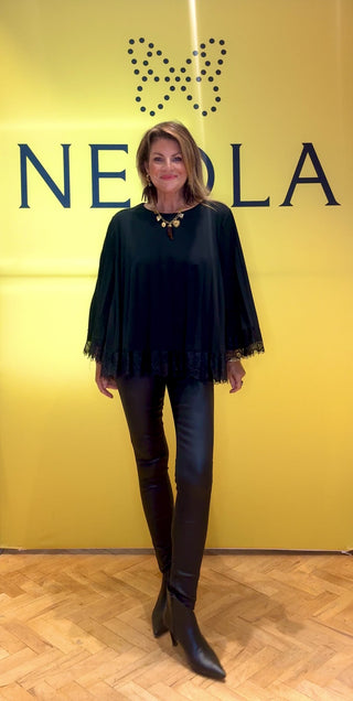 Arianna- Black Pleated Top